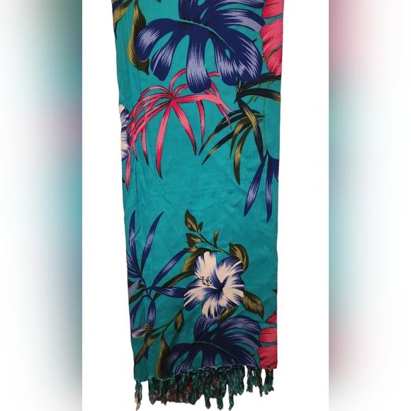 Hawaiian print Beach sarong - Picture 2 of 2